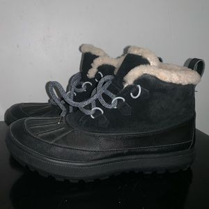 Womens All Black 💯Nike ACG Boot. EUC